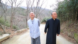 [아주 각별한 기행] 구례 지리산 구층암 덕제스님 & 야생차…홍창진 신부의 절집 탐방