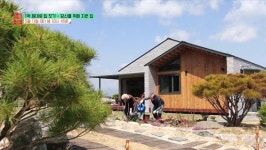 [EBS 건축탐구-집] 1억원대 집짓기, 거창 이진우씨 목조주택 완공…소망 이뤘을까?