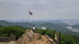 [EBS 한국기행] 산악인 엄홍길, 군포 수리산 산행…성불사 청림스님에 듣는 지명 유래