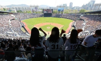 프로야구, 역대 최소 경기 수 60경기만에 100만 관중 돌파!