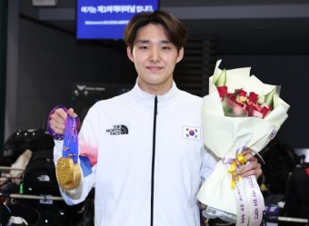김우민, 세계선수권 男 자유형 400m '金' … 파리 올림픽 메달 꿈에 성큼
