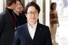 롯데免 김주남 대표, 비상 경영 체제 선언 … 임원 급여 20% 삭감, 희망퇴직 실시