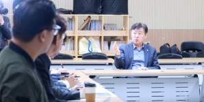 [지자체 이슈] 전북특별자치도 김관영 지사, 농생명부터 방산까지 현장에 답이 있다... 장수·무주 현장행정 펼쳐