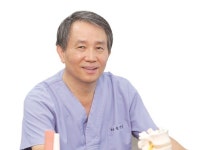 어깨통증 완화 위해서는 치료와 운동이 함께 이뤄져야