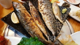 겨울밤에 찾아온 꽃 빛 요정