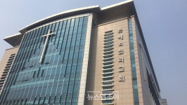 은혜와진리교회, 노란 리본 달았다고 교인 제명