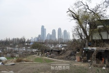 [사진] 잿더미 된 구룡마을