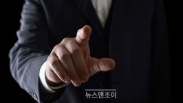 한동대, 페미니즘 강연 개최 학생들 압박