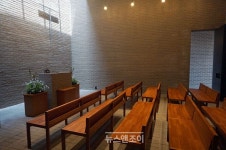 위가 아닌 아래를 향하는 교회
