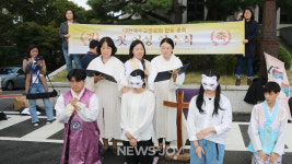 여성 안수 반대 논리는 90년 전과 얼마나 달라졌을까