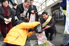“올 설날 전통시장에서 장보세요” - 완주군청