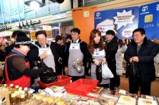 이재명 도지사 하남시 신장전통시장 방문, 골목상권·전통시장 상인들을 격려하고 지역화폐 홍보