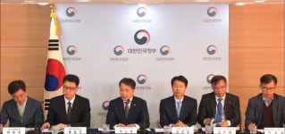 복지부 문재인 케어, 의료계와 대화로 해결하겠다…사람의 가치 중심 수가인상