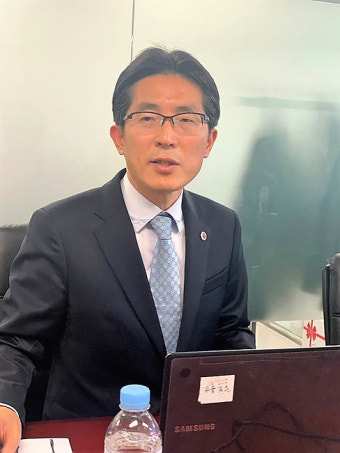 의협 총선기획단 각 정당에 정책제안서 전달 