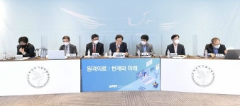 약국 복약지도·검진 결과 통보부터 원격진료 시행해야 vs 섣부른 시행은 의료시스템 망가뜨려