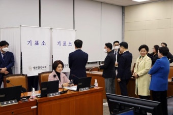 간호법 본회의 직회부 투표서 민주당 '반대'표 1표 나온 듯…복지부 2차관 반대는 '대통령 거부권' 염두?