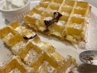 마음 한 켠에 소중하게 간직될 모임 별과 브뤼셀 와플