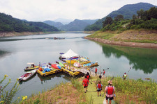 기암괴석 사이로 노를 저어라! 제천 청풍호 카누카약체험
