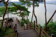 충주 중원문화길① 우륵과 신립의 탄식 어린 그림 같은 남한강