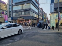 [현장] 신촌 연세로 차 없는 거리 해제…차 돌아오면 영광도 돌아올까