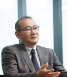 김창수 F&F 회장 가족회사 에프앤코가 지주사 지분 매입한 까닭