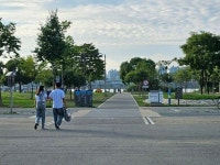 같은 과자도 한강공원 편의점선 가격 훌쩍, 속사정 알고보니…