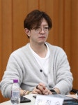 [K팝: 이상한 나라의 아이돌] 육성과 규제, 양자택일만이 답일까