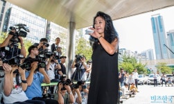 [단독] 배우 김부선 '난방열사' 별칭 얻은 아파트 가압류 당한 속사정