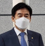 호남 현역의원 이용호, 국민의힘 가나... 윤석열과 회동  | 더불어민주당 복당신청 철회했다며 게파주의, 기득권정치, 지역패궈주의 비난