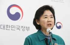 30일부터 실내마스크 의무 해제, 일부 마스크착용 의무 장소는?  | 힉교와 어린이집은 의무 해제, 대중교통은 의무 유지