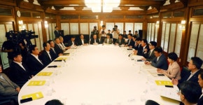 국군의날 임시공휴일 검토... 이유는  | 국민의힘-정부-대통령실 협의 국방의 중요성과 국군 존재 가치 강조하고 장병 자긍심 고취 위해