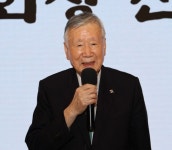 대한노인회 중앙회장에 이중근 부영그룹 회장 당선  | 1000만 노인 대표해 봉사와 헌신 하고, 대한노인회를 존경받는 어르신 단체로 자리매김할... 