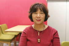  바쁜 부모를 위해 ‘방과후돌봄교실’에서 엄마 역할을 대신하는 이정옥 님