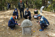 쌀바위, 탑골샘 발원 강줄기 태봉산 앞에서 하나로