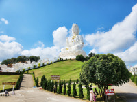 [여행 에세이 ‘훌훌 훨훨’] 신에게 꽃을 바치는 사람들