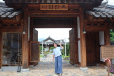 [울산 청년창업가를 만나다] “화려한 외면 속 거친 내면을 가꾸는 게 좋아요” 다담한옥 이슬아 대표