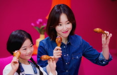 먹방 여신 답게 CF 촬영장서도 폭풍 먹방 선보인 식샤2 서현진