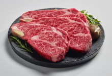 롯데마트, 5천원 큰 치킨 이어 옛날통닭 4900원에 판매