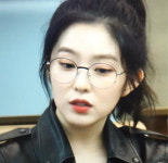 인천공항서 해리포터 안경 쓴 모습으로 포착된 세젤예 아이린