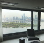 김성령이 SNS에 공개한 집 내부···초호화 인테리어에 한강뷰까지