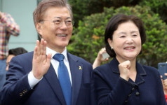 김정숙 여사가 영부인대신 여사로 불러달라 언론에 요청한 이유