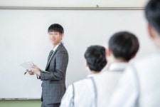 오늘 절대 등교하면 안 돼···확진자 나온 학원 원장이 등교날 새벽 6시부터 다급히 보낸 문자