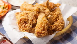 지금 비 내리는데도 팬들한테 치킨 쏘려고 10km 마라톤 뛰는 중인 비 (영상)