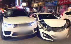 여친이 2억짜리 레인지로버 타는 남자와 양다리 걸치자 아반떼로 밀어버린 남성