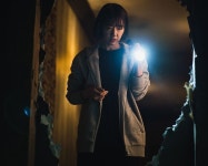 시X, 너 내가 찾아서 찢어 죽일 거야!···박신혜가 연쇄살인마에 협박 당하는 스릴러 콜 (영상)