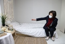 8평짜리 임대주택 둘러보며 어른과 함께 사는 재미 느껴보라고 한 진선미
