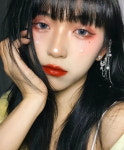 요즘 해외 코덕들 사이에서 대유행 중인 '눈물 요정 메이크업'