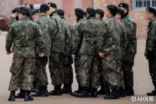 코로나 때문에 난리난 논산훈련소···급똥 신호와도 마음대로 화장실 못가