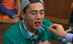 소울푸드 넘치는 포장마차서 딱 어묵 3개만 먹고 나와 논쟁(?) 일으킨 유아인