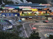 현실판 카트 경기장에 직접 들어가 신나게 달릴 수 있는 더 카트인 통영